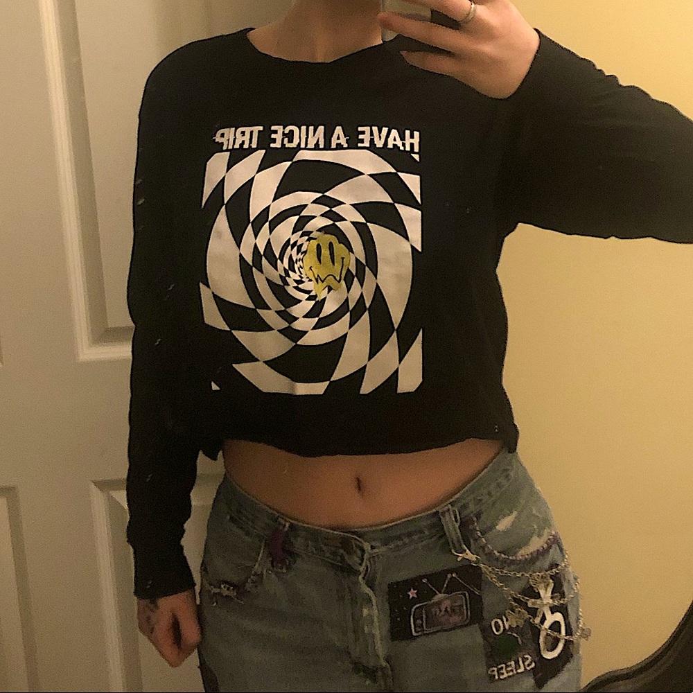 Blunotes Black Cropped Long Sleeve